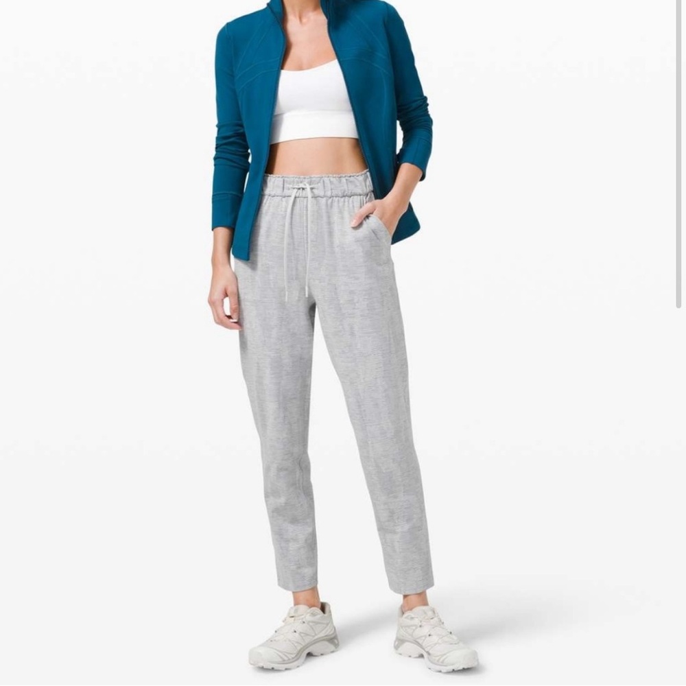 Lululemon Keep Moving Pant 7/8 high-rise‎ Jacquard Gray 8 Elastic Drawstring